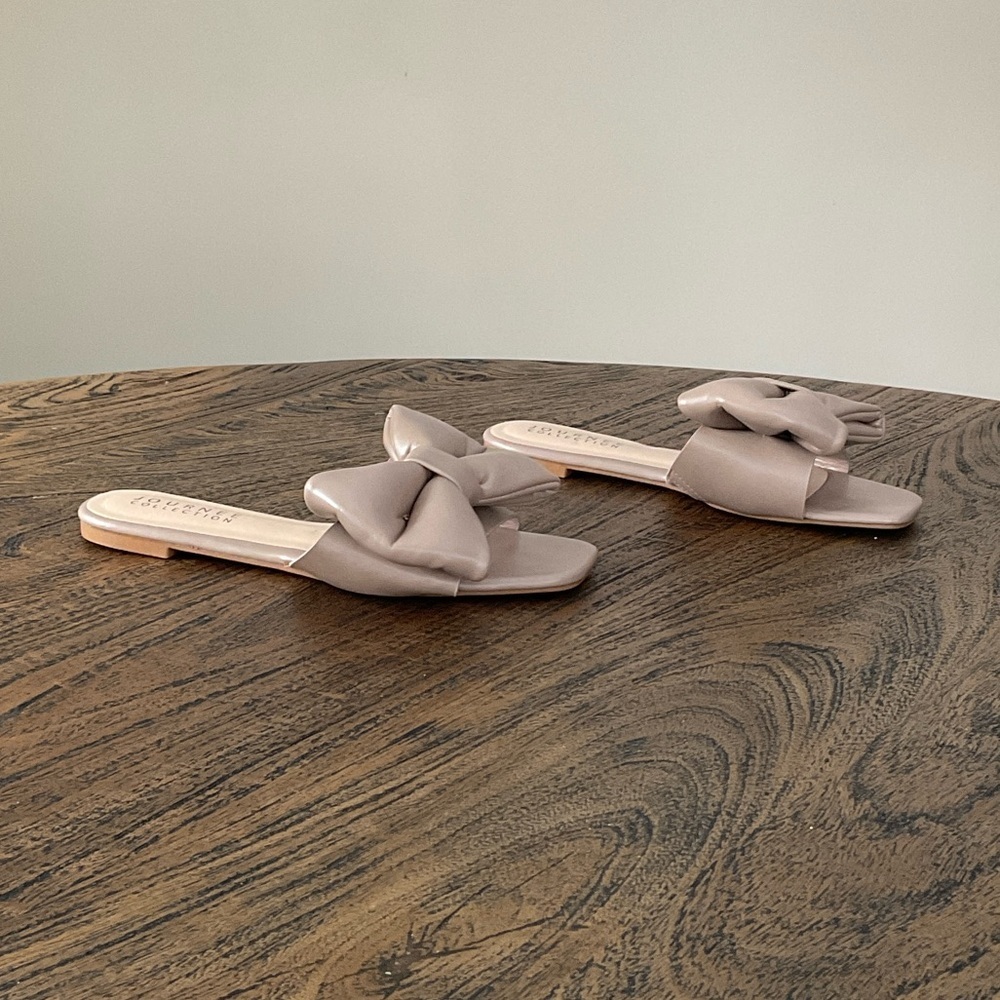 Journee Collection Women's Taupe Knot Sandals